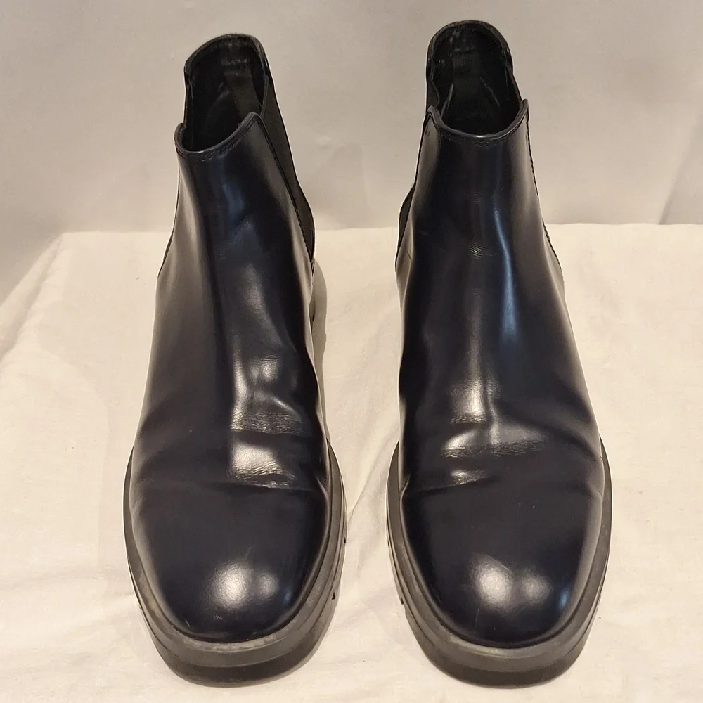 Tod's Black Leather Chelsea Boots Size 39 1/2